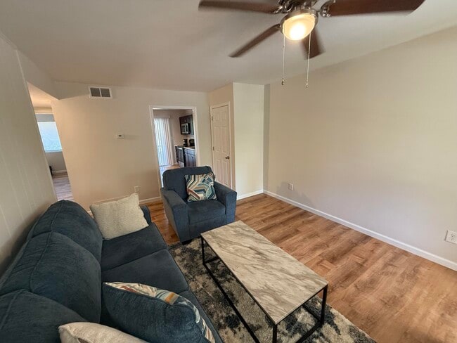 Building Photo - 801 N Ann St