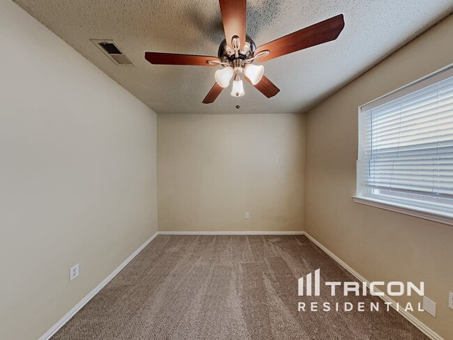Building Photo - 6625 Fair Oaks Dr