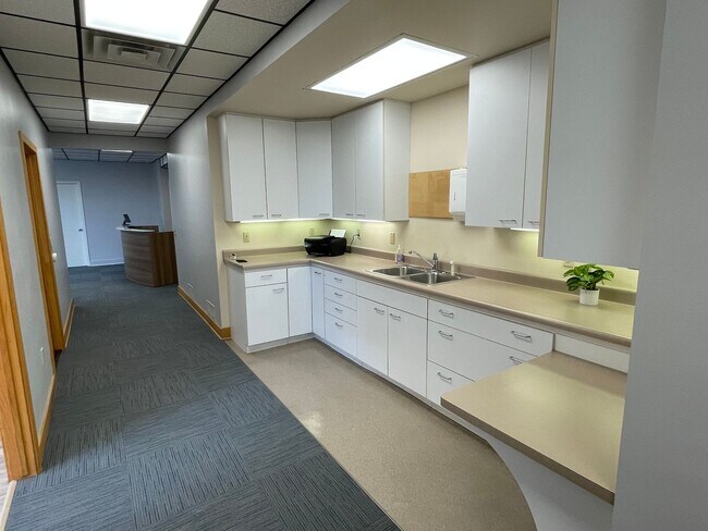 Building Photo - 1920 Monroe St