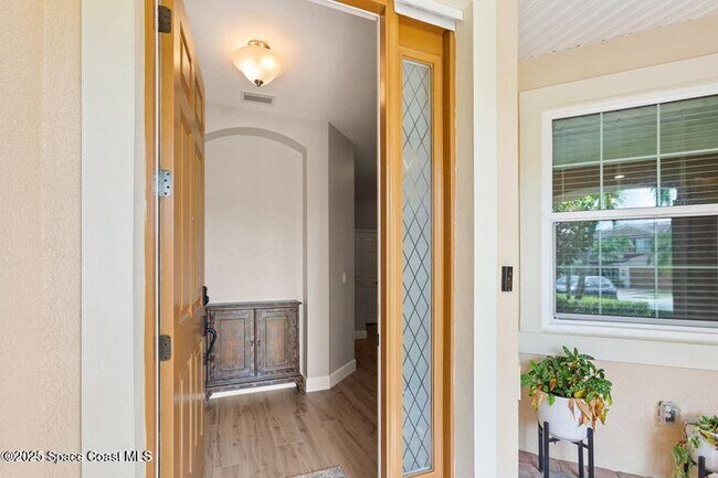 Building Photo - 5720 Claiborne St