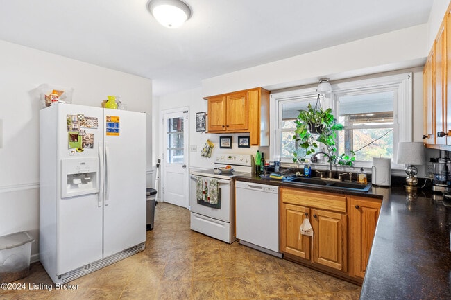 Building Photo - 704 Indian Ridge Rd