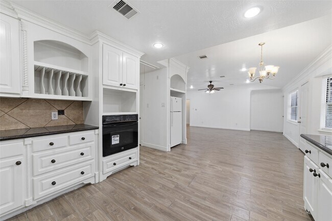 Building Photo - 11311 Hazen St