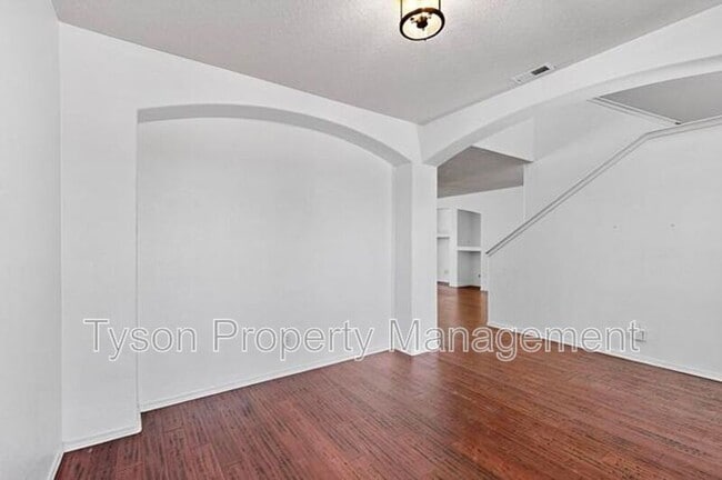 Building Photo - 10527 Brookville St NW