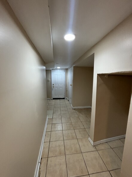 Building Photo - 338 Madison Ave