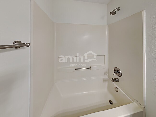 Building Photo - 2130 Summer Breeze Way