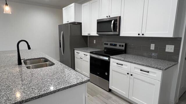 Building Photo - 1913 Cypress Ln