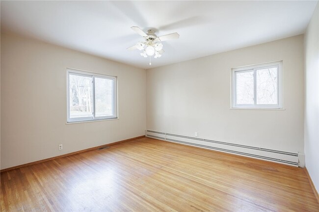 Building Photo - 43 River Meadow Dr