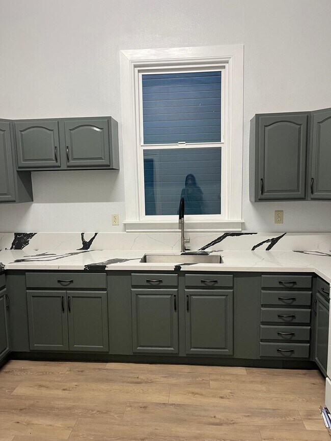 Building Photo - 1640 12th St