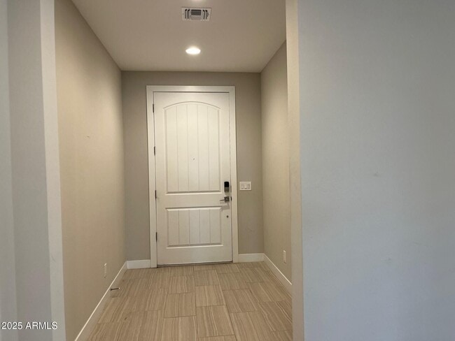 Building Photo - 6959 W Andrea Dr