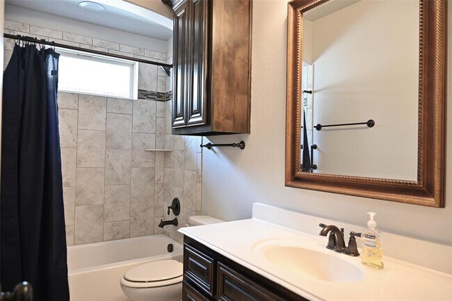 Building Photo - 504 Mistflower Springs Dr