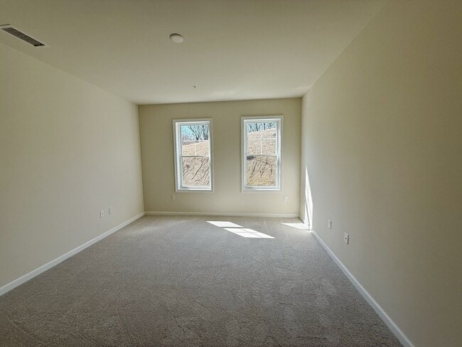 Building Photo - 6 Stratton Dr