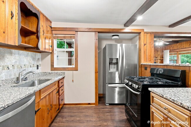 Building Photo - 38624 N Miller Rd