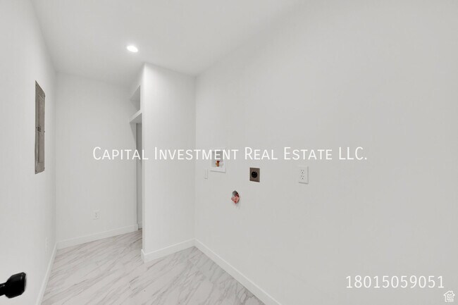 Building Photo - 684 Oquirrh Ave