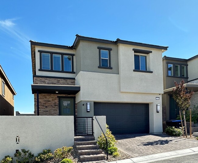 Building Photo - Summerlin West