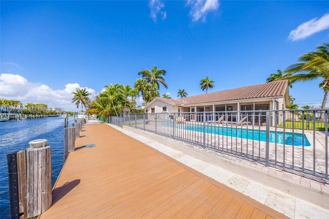 Building Photo - 2752 NE 3rd St