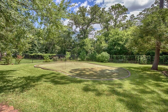 Building Photo - 611 Park Ln