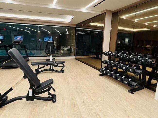 Building Photo - 35-32 Leavitt St