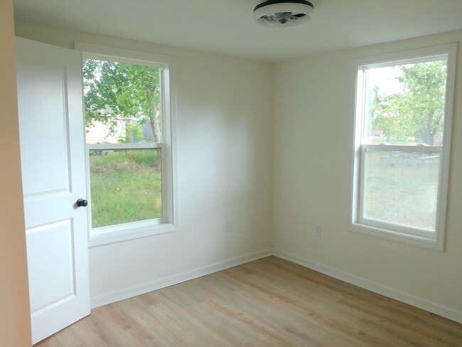 Building Photo - 306 Allison Dr