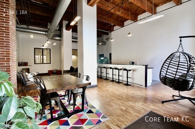 Building Photo - Spacious 1 Bed + Den Loft For Rent in the ...