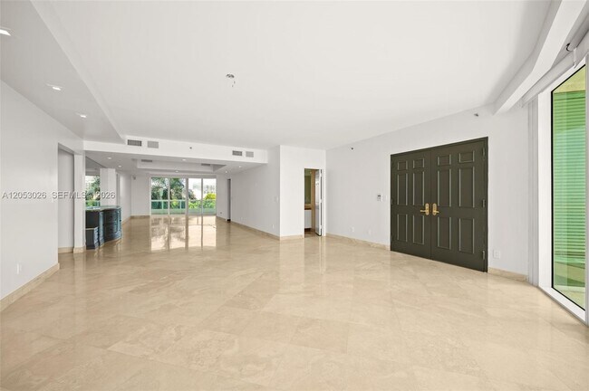 Building Photo - 1643 Brickell Ave