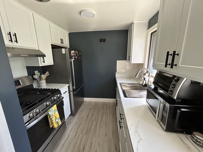 Building Photo - 138 Aikens Pl