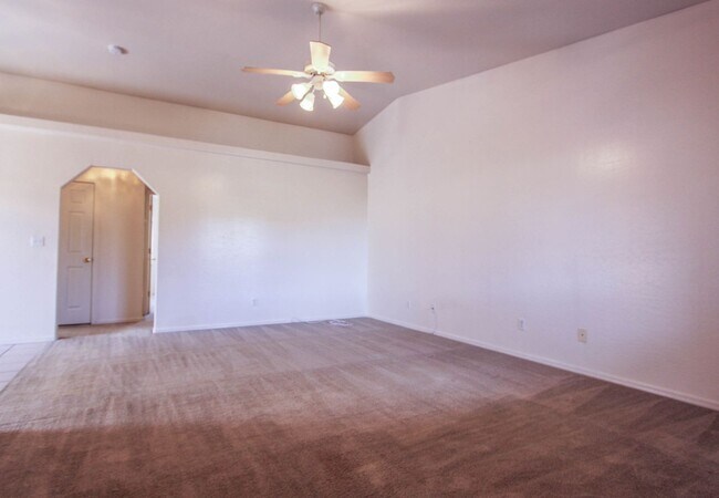Building Photo - 9611 E Magma Dr