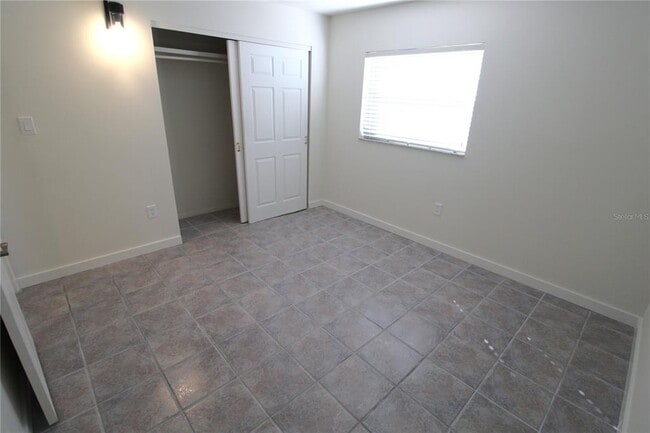 Building Photo - 6122 Brentwood Ave