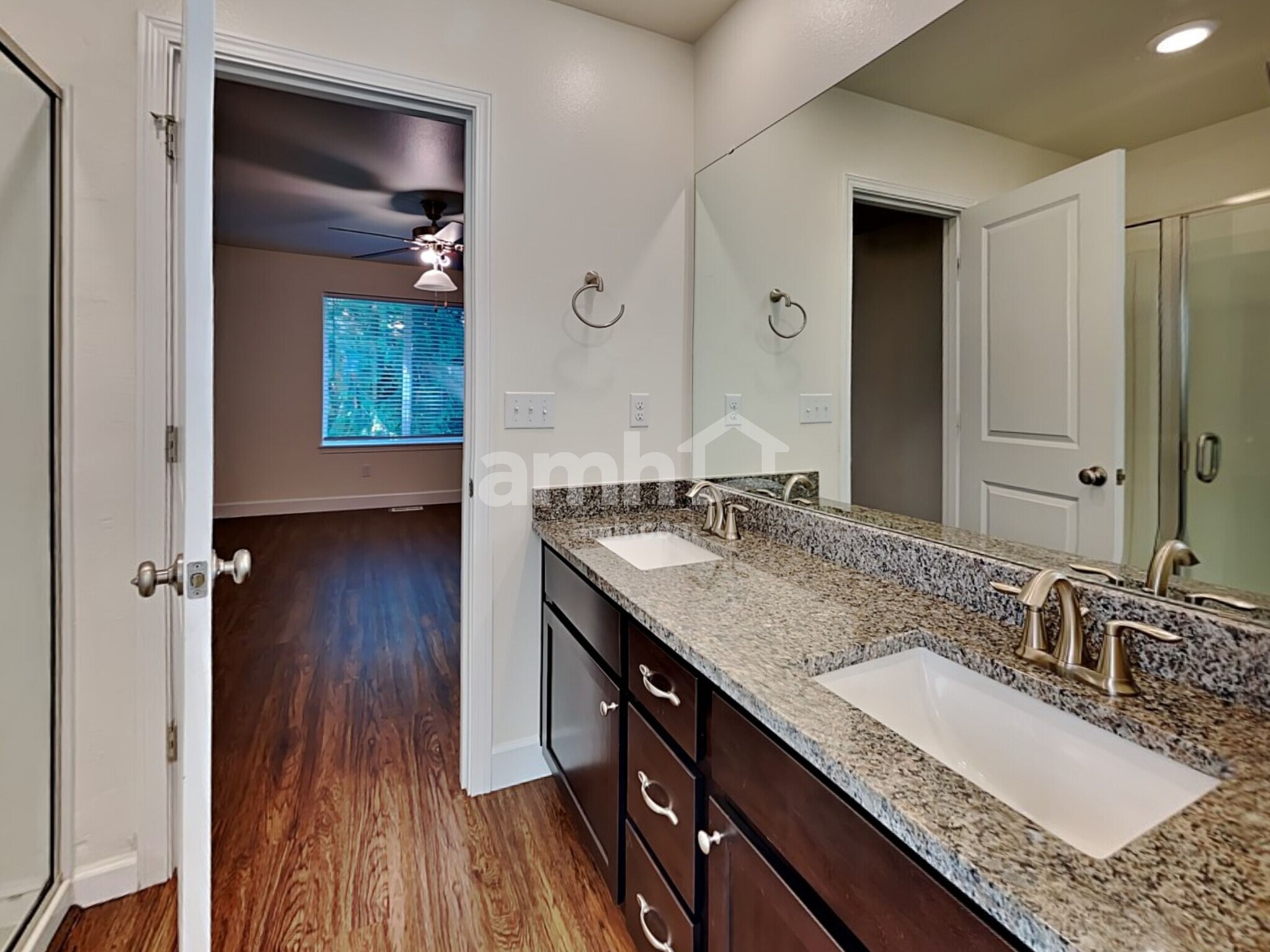 Building Photo - 13938 106th Ave E