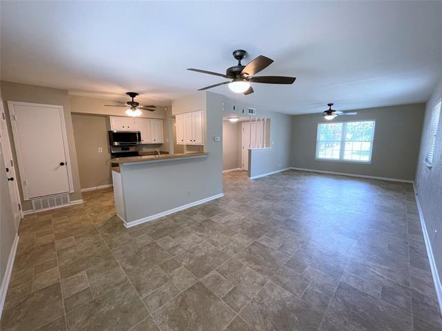 Building Photo - 2317 English Dr