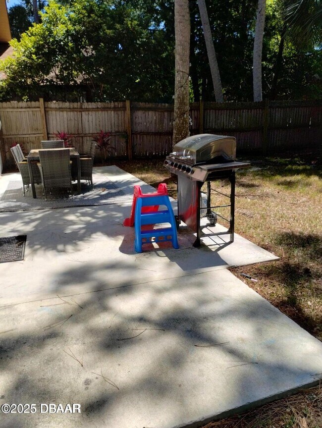 Building Photo - 962 Stonybrook Cir