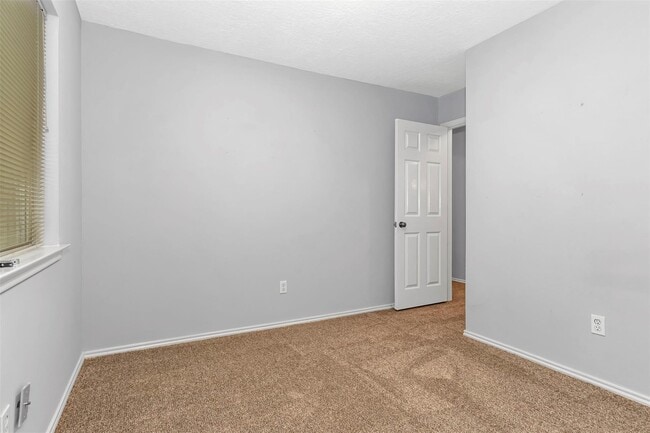 Building Photo - 73 Timberspire Ln