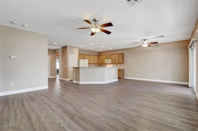 Building Photo - 2320 Meteor Shower St