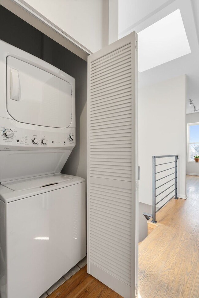 Building Photo - 1460 W Ohio St