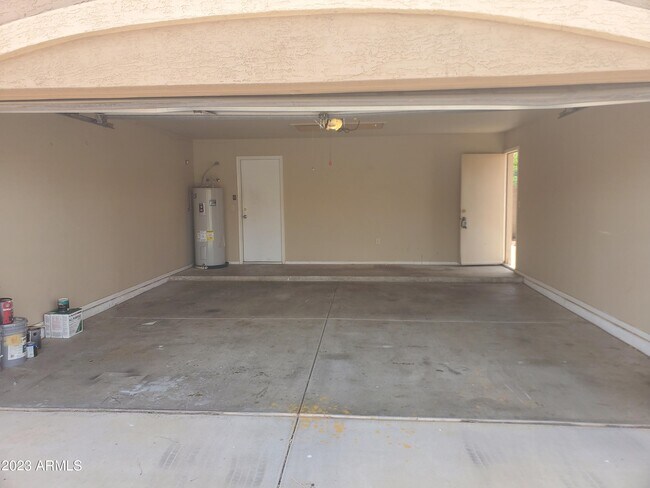 Building Photo - 7541 W Calavar Rd