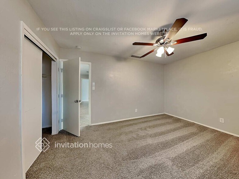 Building Photo - 807 Grassy Glen Dr