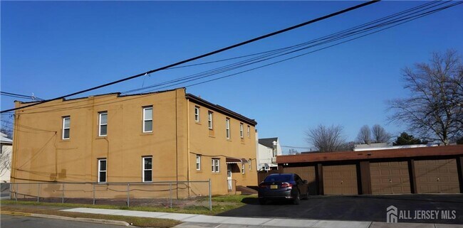 Building Photo - 658 King Georges Rd