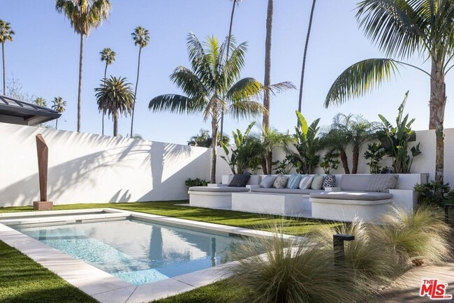 Building Photo - 913 Milwood Ave