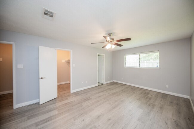 Building Photo - 2903 Pepperwood Dr