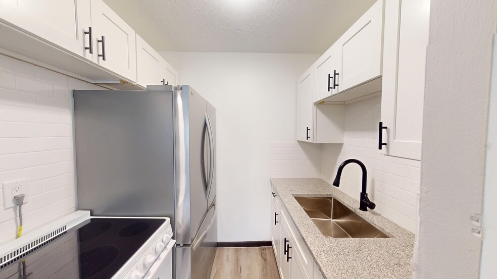Primary Photo - Riveredge Lofts
