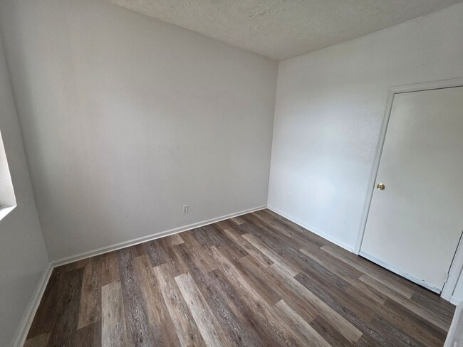 Building Photo - 1312 Lancaster Ave