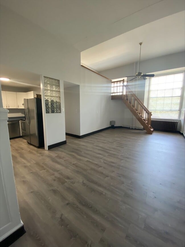 Building Photo - AVAILABLE NOW! This Opportunity Won't Last!