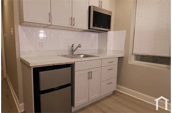 Building Photo - 2144 Bridge St