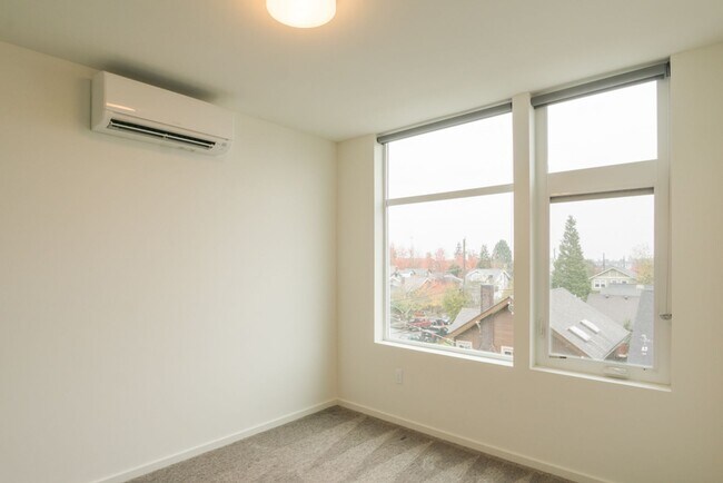 Building Photo - 3Bd/3.25Ba Seattle Home