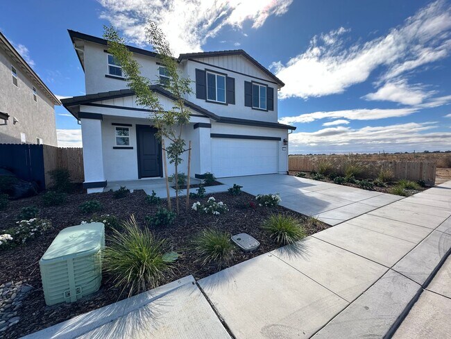 Building Photo - Gorgeous Brand New 3 Bedroom 2.5 Bath Home