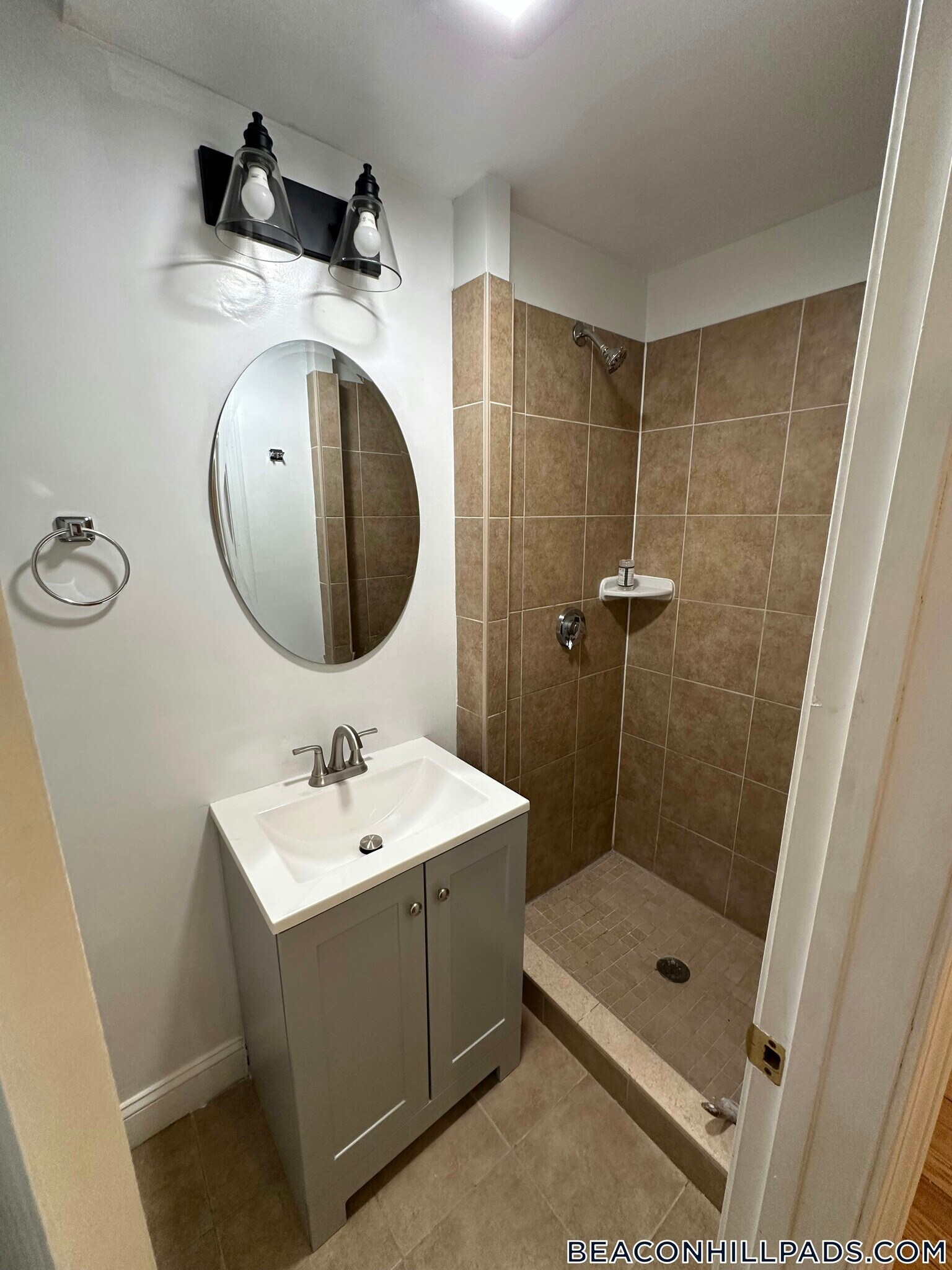 Building Photo - 70 Joy St