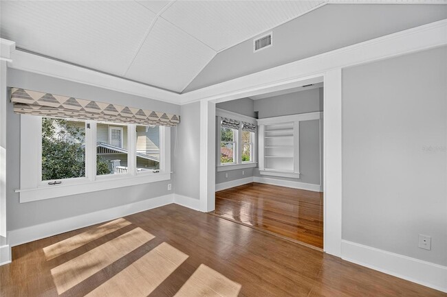 Building Photo - 3003 W Harbor View Ave