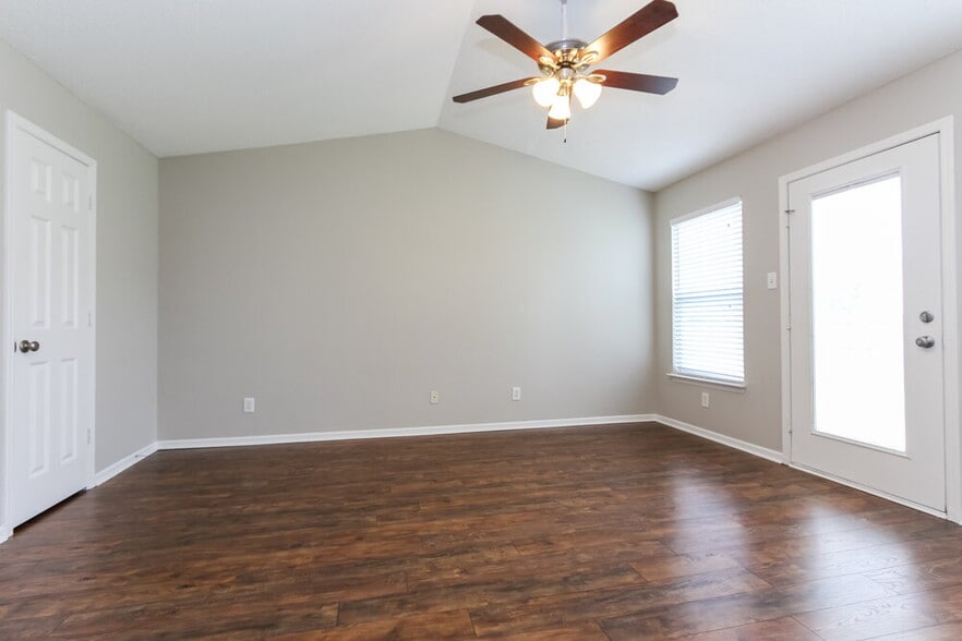 Building Photo - 6906 W Dover Pl