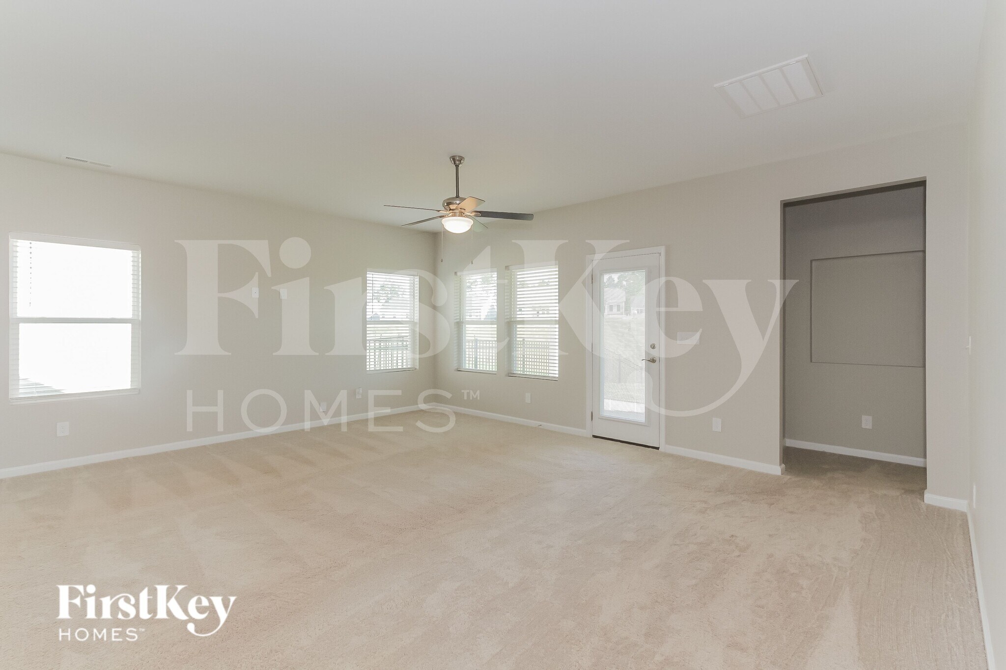 Building Photo - 7798 Creek Park Dr