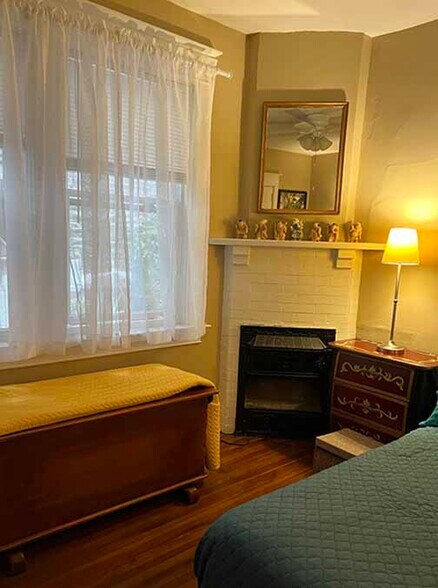 Bedroom - 1619 Buena Vista St