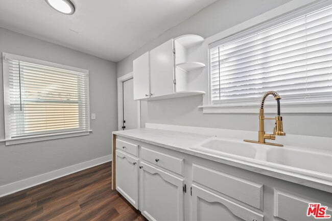 Building Photo - 5724 La Mirada Ave